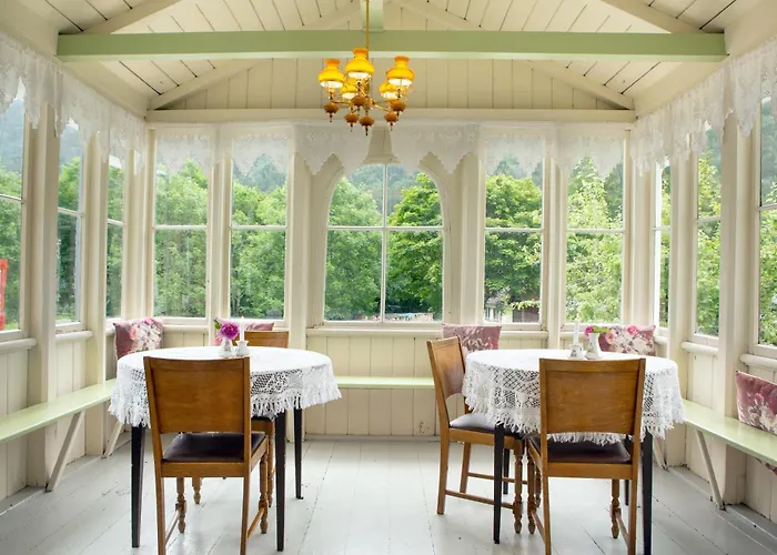 Han/Misafirhane Jaunsen Gjestgjevarstad